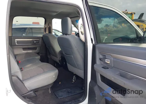 2018 Ram 1500 z USA, uszkodzony, nr VIN 3C6RR6LT3JG162845